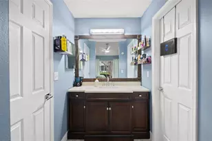 713 Manchester Woods Dr, Sun City Center, FL 33573 - Photo 25