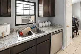 2435 Parkland Dr, Lakeland, FL 33811 - Photo 9