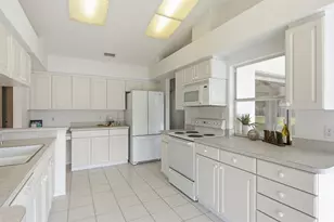 6639 Sun Point Ct, New Port Richey, FL 34655 - Photo 37