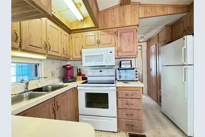 35114 Garber Lane, Zephyrhills, FL 33541 - Photo 9