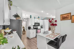 2114 W Hanna Ave, Tampa, FL 33604 - Photo 9