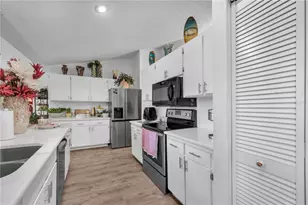 2114 W Hanna Ave, Tampa, FL 33604 - Photo 11