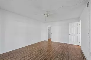 4575 Cove Cir, Saint Petersburg, FL 33708 - Photo 37