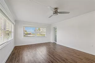 4575 Cove Cir, Saint Petersburg, FL 33708 - Photo 17