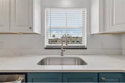 4575 Cove Circle #101, Saint Petersburg, FL 33708 - Photo 9