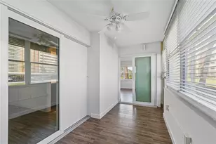4575 Cove Cir, Saint Petersburg, FL 33708 - Photo 23