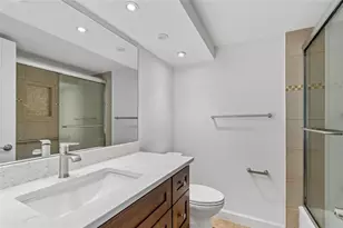 4575 Cove Cir, Saint Petersburg, FL 33708 - Photo 37