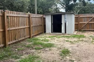 3830 Valley Tree Dr, Tampa, FL 33610 - Photo 21