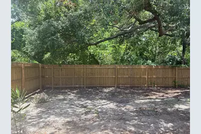 3830 Valley Tree Drive, Tampa, FL 33610 - Photo 9