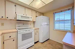 2465 Northside Dr, Clearwater, FL 33761 - Photo 5