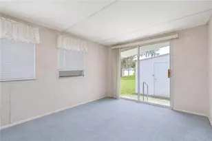 37344 Hammond Dr, Zephyrhills, FL 33541 - Photo 5