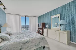 7600 Bayshore Dr, Treasure Island, FL 33706 - Photo 13