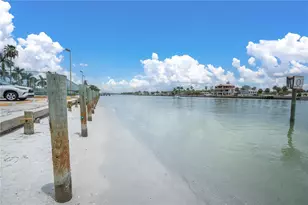 7600 Bayshore Dr, Treasure Island, FL 33706 - Photo 39