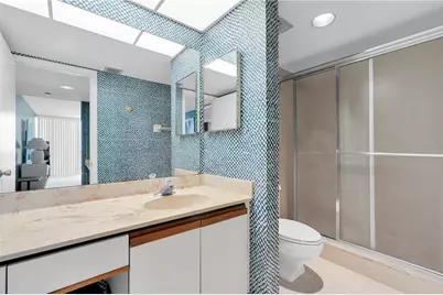 7600 Bayshore Drive #701, Treasure Island, FL 33706 - Photo 15
