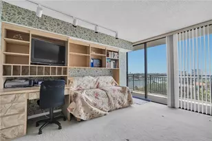 7600 Bayshore Dr, Treasure Island, FL 33706 - Photo 23