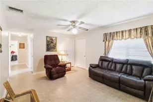 2113 Oakview Ln, Plant City, FL 33566 - Photo 7