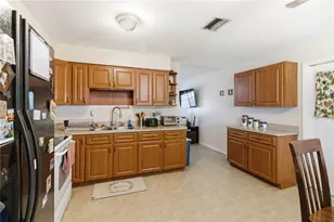 2113 Oakview Ln, Plant City, FL 33566 - Photo 13