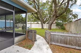 9063 Pemberton St, Spring Hill, FL 34608 - Photo 5