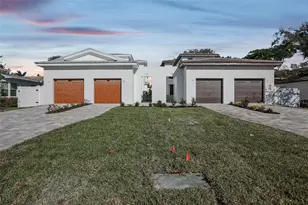 126 Ricardo Way NE, Saint Petersburg, FL 33704 - Photo 1