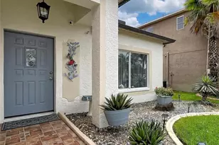 27544 Breakers Dr, Wesley Chapel, FL 33544 - Photo 9