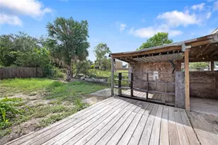 605 S S Disston Ave, Tarpon Springs, FL 34689 - Photo 23