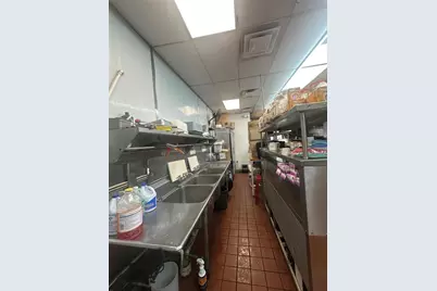 [Address not provided], Tampa, FL 33617 - Photo 7