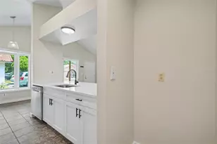 3751 Mackenzie Ct, Palm Harbor, FL 34684 - Photo 9