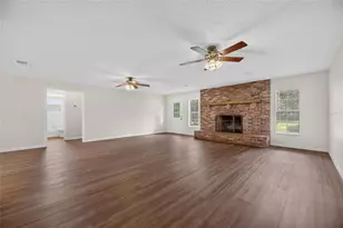 615 Thompson Rd, Lithia, FL 33547 - Photo 7