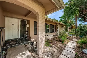 5230 Venetian Blvd NE, Saint Petersburg, FL 33703 - Photo 3