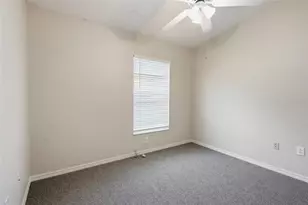 29417 Crossland Dr, Wesley Chapel, FL 33543 - Photo 9