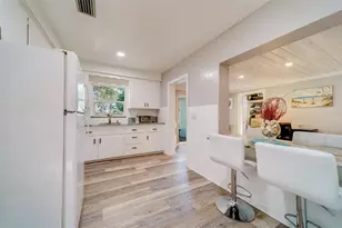 10802 Mohawk Rd, Saint Petersburg, FL 33708 - Photo 11