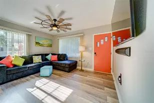 10802 Mohawk Rd, Saint Petersburg, FL 33708 - Photo 3