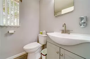 10802 Mohawk Rd, Saint Petersburg, FL 33708 - Photo 19