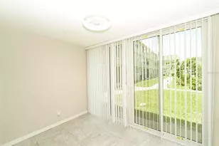 4705 1st St NE, Saint Petersburg, FL 33703 - Photo 13