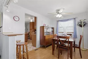5417 Amanda St, Zephyrhills, FL 33542 - Photo 9