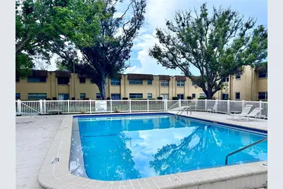 4455 38th Terrace N #B16, Saint Petersburg, FL 33714 - Photo 17