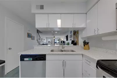 3315 W Wyoming Circle #3315, Tampa, FL 33611 - Photo 17