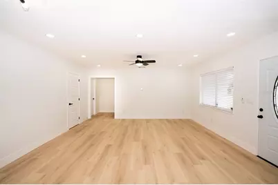 6218 N 43rd Street, Tampa, FL 33610 - Photo 9