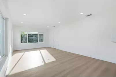 9460 Treasure Lane NE, Saint Petersburg, FL 33702 - Photo 9