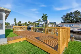 9460 Treasure Ln NE, Saint Petersburg, FL 33702 - Photo 21