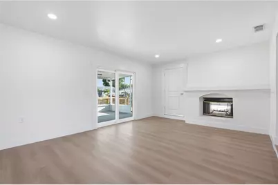 9460 Treasure Lane NE, Saint Petersburg, FL 33702 - Photo 11