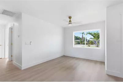 9460 Treasure Lane NE, Saint Petersburg, FL 33702 - Photo 19