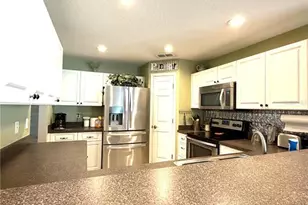 902 E Tomlin St, Plant City, FL 33563 - Photo 3