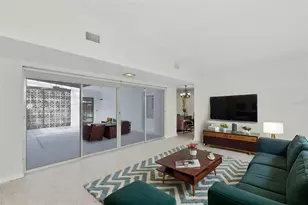 704 E River Dr, Tampa, FL 33617 - Photo 17