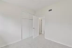 704 E River Dr, Tampa, FL 33617 - Photo 29