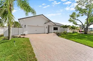 4973 60th Ave S, Saint Petersburg, FL 33715 - Photo 3