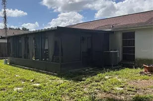 8848 Oak Cir, Tampa, FL 33615 - Photo 5