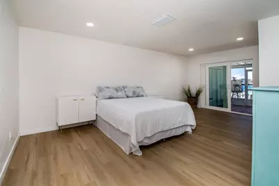 128 Boca Ciega Point Boulevard N, Saint Petersburg, FL 33708 - Photo 15