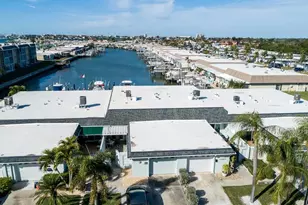 128 Boca Ciega Point Blvd N, Saint Petersburg, FL 33708 - Photo 3