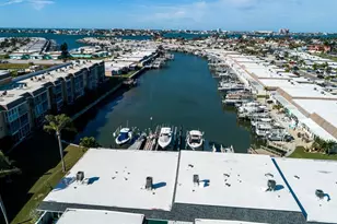 128 Boca Ciega Point Blvd N, Saint Petersburg, FL 33708 - Photo 21